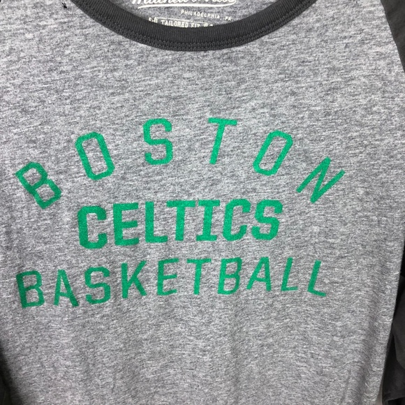 Mitchell & Ness - Boston Celtics Basketball Ranglan Top - Picture 2 of 7